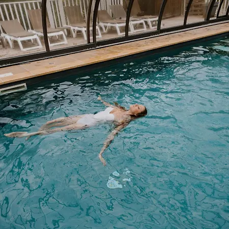 Lov'nid 'spa & Sauna' Parque de Campismo Domme